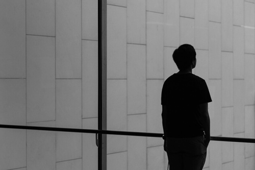 Умственная отсталость. Умственная отсталость (интеллектуальная недостаточность) - это состояние, при котором интеллектуальные способности и адаптивные навыки человека значительно ниже среднего уровня, что затрудняет его способность к обучению, адаптации к новым ситуациям и социальному функционированию.